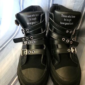 Black platform buckles boots size 7